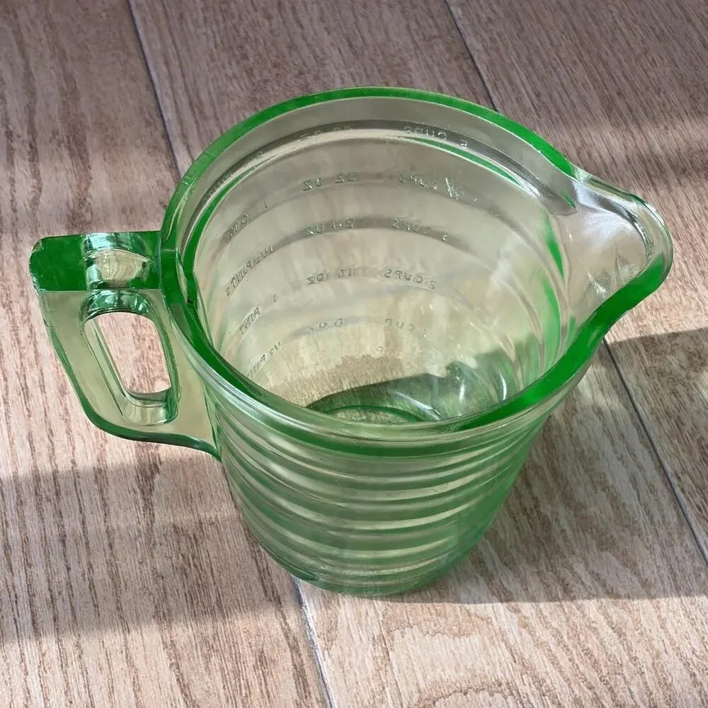 Rare T&S Torrington Handimaid Green Depression Uranium Glass 5 Cup Measuring Cup